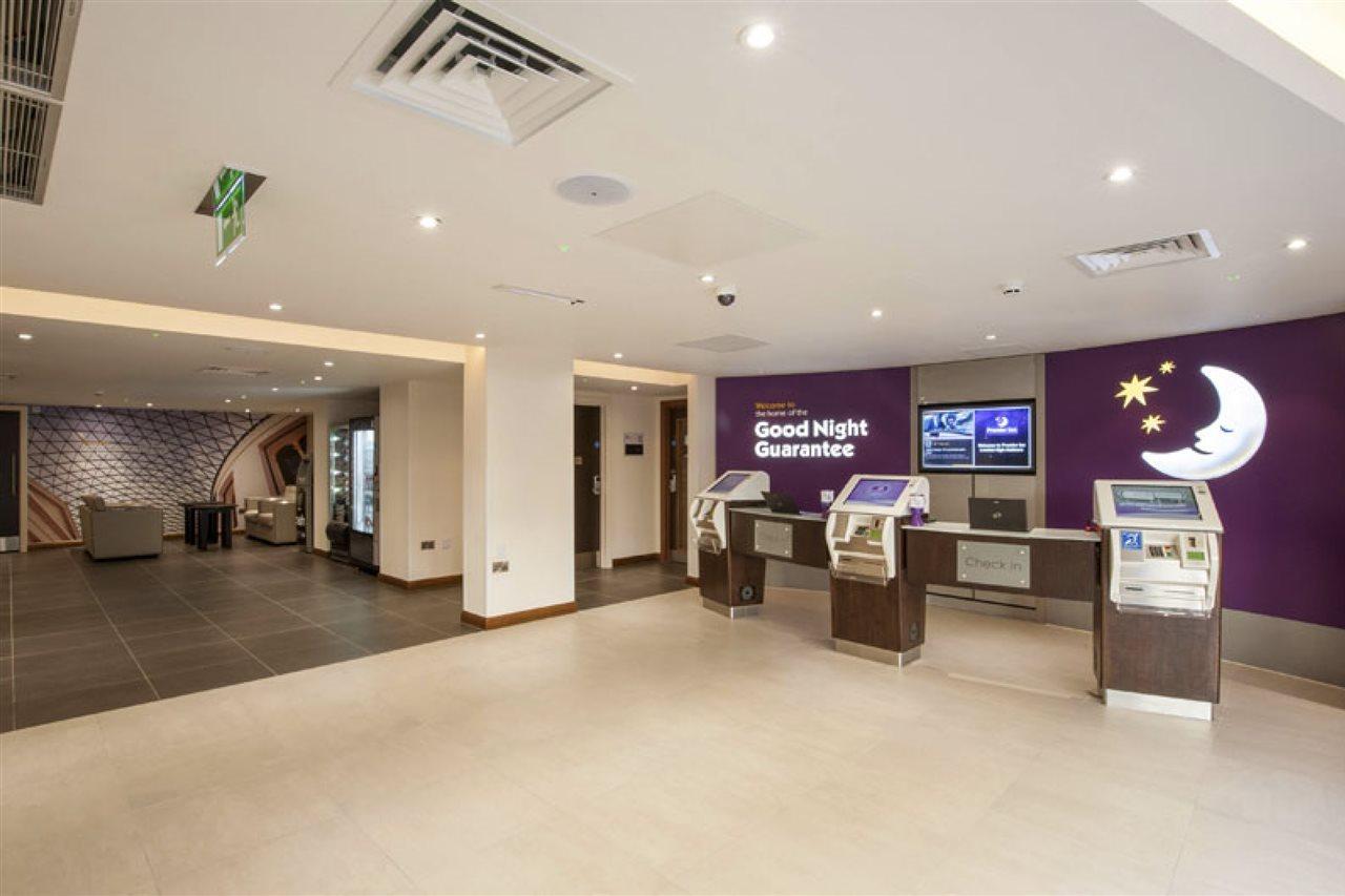 Premier Inn London Holborn Экстерьер фото
