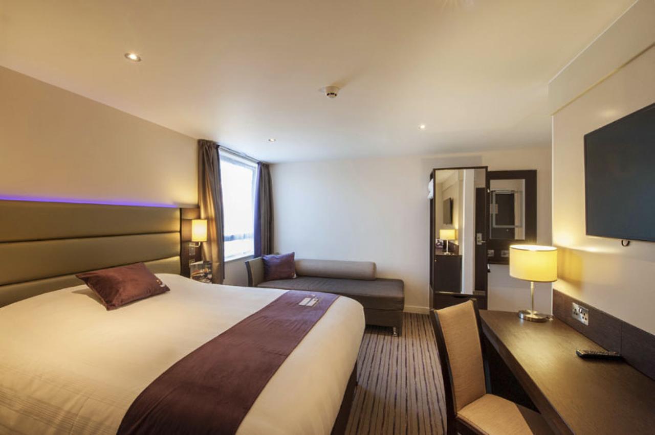 Premier Inn London Holborn Экстерьер фото